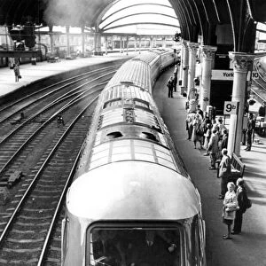 The Inter-City 125 High Speed train at York Station on 8th September 1977