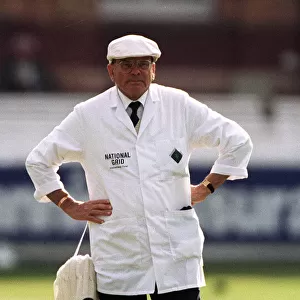Umpire Dickie Bird is not amused as the crowd do a Mexican wave during the second test