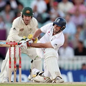 Andrew Strauss Sweeps Off Katich Spinner