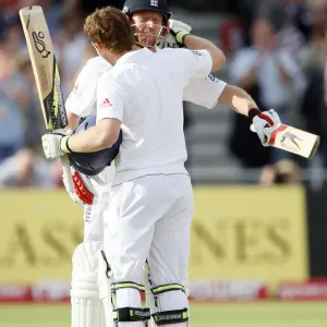 Paul Collingwood & Eoin Morgan Celebrate Morgans Ton Pa Paul Collingwood & Eoin Morgan Celebrate Morgans Ton Pa