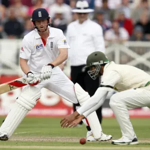 Paul Collingwood Watches Some Sloppy Fielding Paul Collingwood Watches Some Sloppy Fielding
