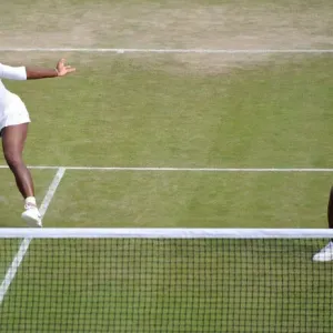 Serena and Venus Williams Print, Wimbledon 2009 Serena and Venus Williams Print, Wimbledon 2009