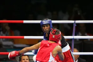 Head Guard Prints: Amir Khan & Mario Kindelan