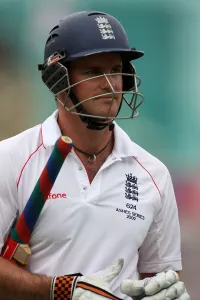 Strauss Prints: Andrew Strauss Out For 55