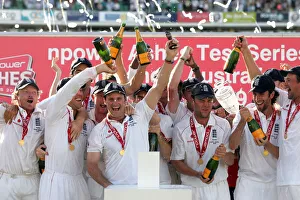 Andrew Strauss & England Lift The Ashes
