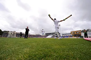 Pietersen Prints: Andrew Strauss & Kevin Pietersen Enter The Field For