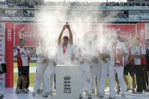 Lifts Prints: Andrew Strauss Lifts The Ashes