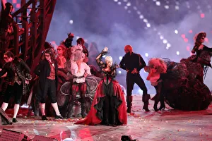 Closing Prints: Annie Lennox
