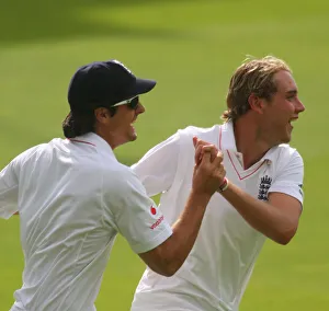 Catch Prints: Cook & Stuart Broad Celebrate Freat Catch