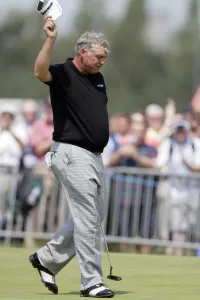 Georges Prints: Darren Clarke Birdies The 18th