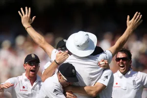 Ponting Prints: England Players Celebrate As Andrew Flitoff Raises His Arms