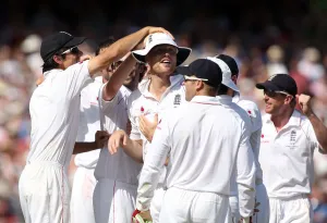 Ponting Prints: England Players Celebrate As Andrew Flitoff Takes Ponting