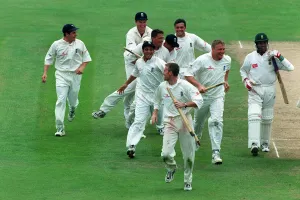 England Players Celebrate Win