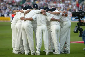 Players Prints: England Players Huddle