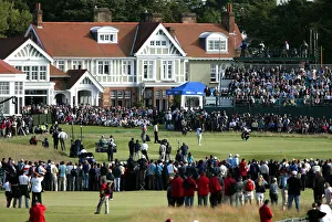 Ernie Prints: Ernie Els On The 18th Green