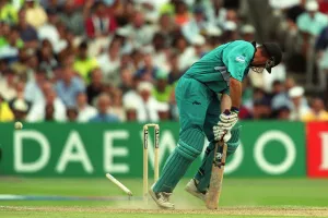 Fleming Is Bowled By Shoaib