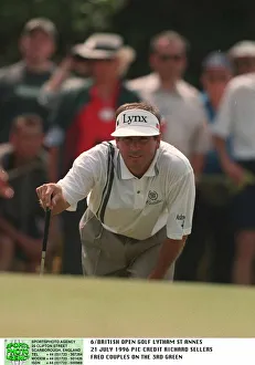 Fred Prints: Fred Couples Lines Up Putt