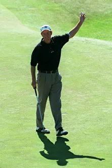 Gary Prints: Gary Owen Sinks Birdie Putt