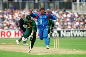 Klusener Prints: Gough Tries Klusener Run Out
