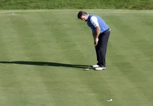 Graeme Mcdowell Sinks Put On 15th