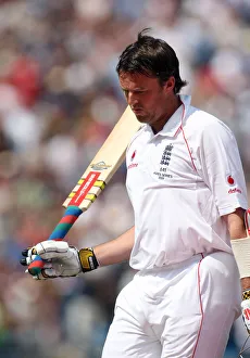Walks Prints: Graeme Swann Walks Off The Field