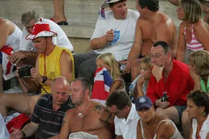 Great Britain Fans Watch Paula Radcliffe On Big Screen