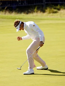Birdie Prints: Ian Poulter Sinks Birdie Put