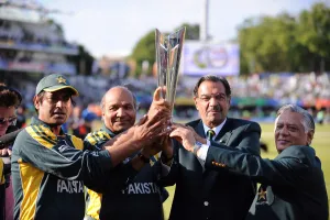 Lanka Prints: Intikhab Alam & Pakistan Officials With World Cup Intikh