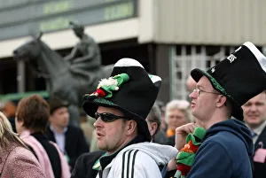 Irish Prints: Irish Racegoers At Cheltenham