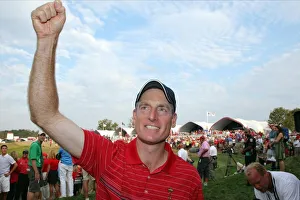 Fans Prints: Jim Furyk Salutes Fans