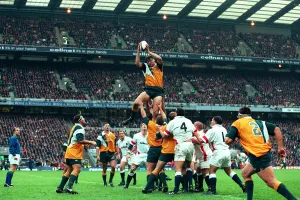 Eales Prints: John Eales Catches The Ball
