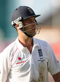 Jonathan Trott Out For 41