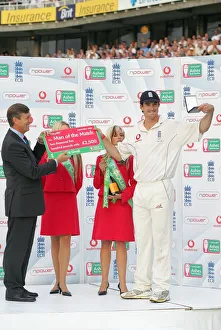 Pietersen Prints: Kevin Pietersen With Award