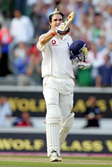 Pietersen Prints: Kevin Pietersen Makes Century