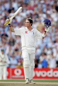 Kevin Pietersen Makes Century