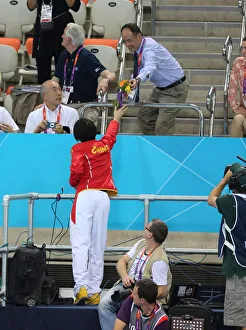 Liuyang Jiao Gives Her Bouquet To Her Manager Liuyang Jiao Gives Her Bouquet To Her Manager