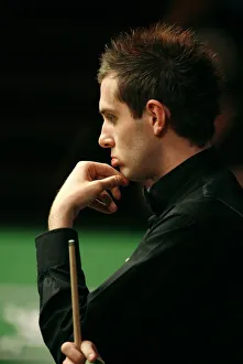 Shot Prints: Mark Selby Ponders Over His Shot