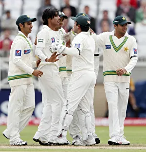 Cricket Prints: Mohammad Asif & Team Celebrate