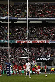 Owen Prints: Owen Farrell Prepares To Kick