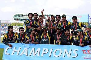 Lanka Prints: Pakistan Celebrate With World Cup