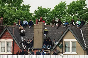 Fans Prints: Pakistan Fans Watch From Roof