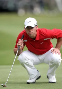 Casey Prints: Paul Casey Lines Up Putt