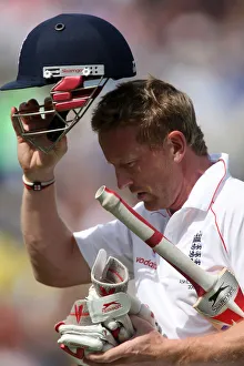 Leaves Prints: Paul Collingwood Leaves The Field