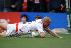Munster Prints: Paul Warwick Scores A Try