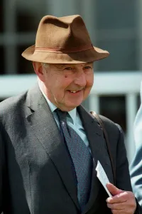 Reg Hollingshead