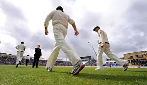 Ponting Prints: Ricky Ponting & Australia Team Take The Field On The Fin