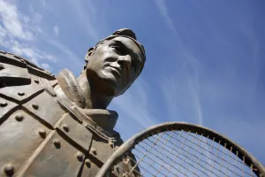 Art Or Moody Prints: Roger Federer Statue