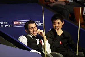Liang Prints: Ronnie O Sullivan & Liang Wenbo Share A Joke