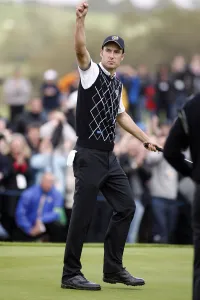 Birdies Prints: Ross Fisher Birdies The 10th
