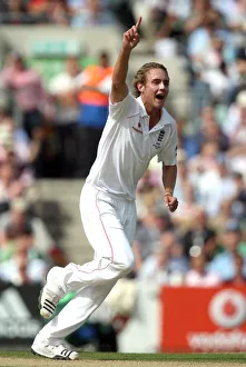 Wicket Prints: Stuart Broad Takes Ricky Ponting Wicket